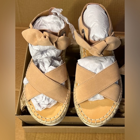 NIB FRYE & CO SUEDE LEATHER ESPADRILLE SANDALS SZ 8 LIGHT PINK BOW ACCENT - Picture 1 of 6